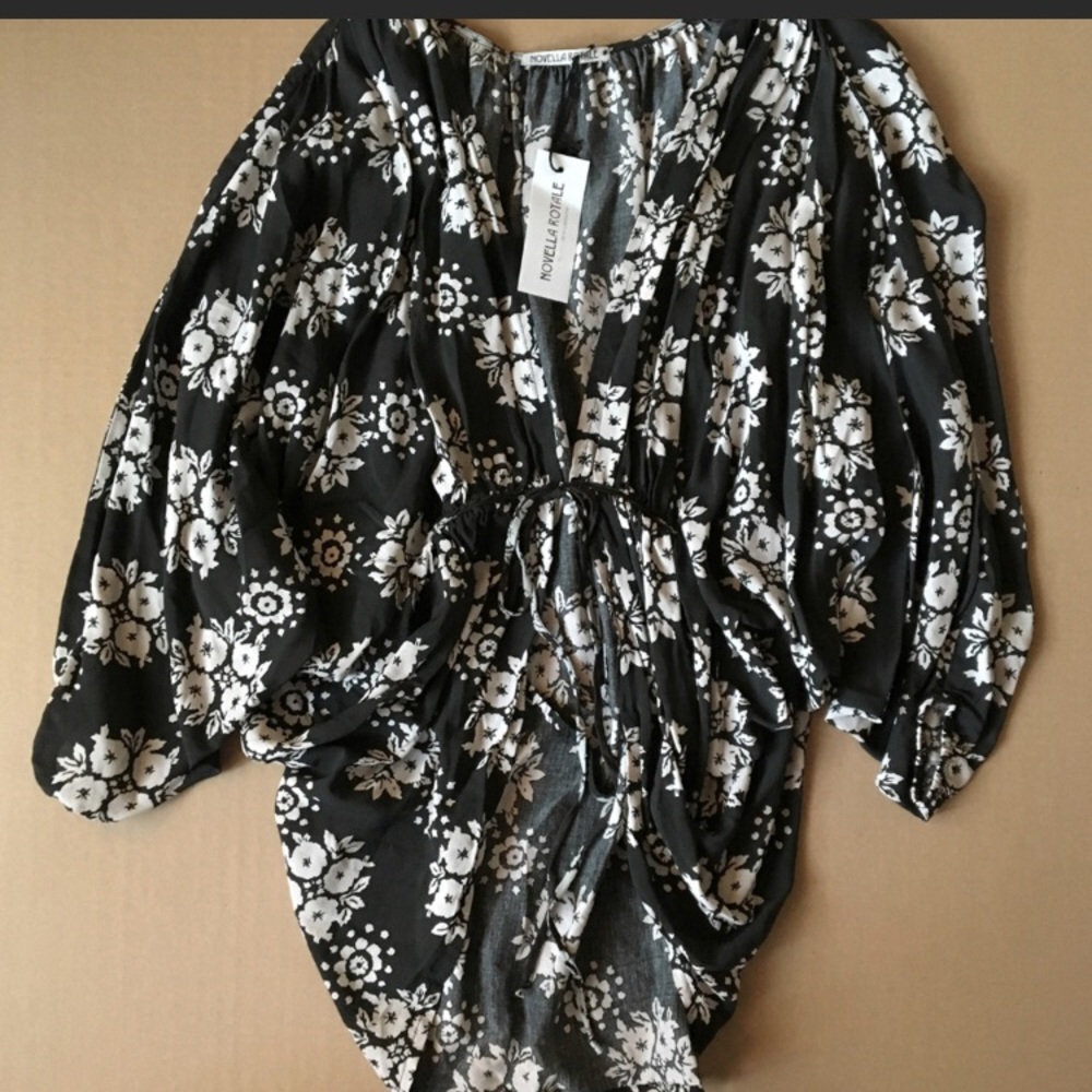 Novella Royale Kimono style wrap top